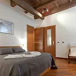 Rental In Rome Paglia Apartment